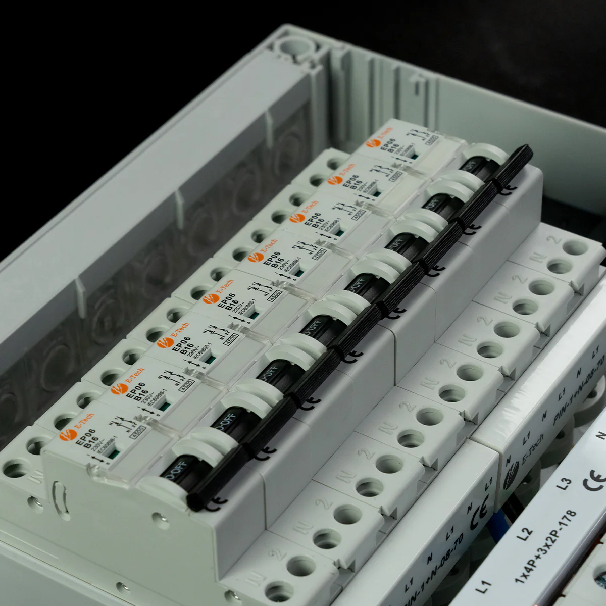 E-TECH 3 fase 8 groepen - Image 5